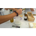 Muestra Imagen Midiendo el gel de algas para el jabón